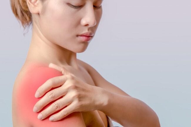 Persistent shoulder pain relief and injury treatment at Performance Pain and Sports Medicine.